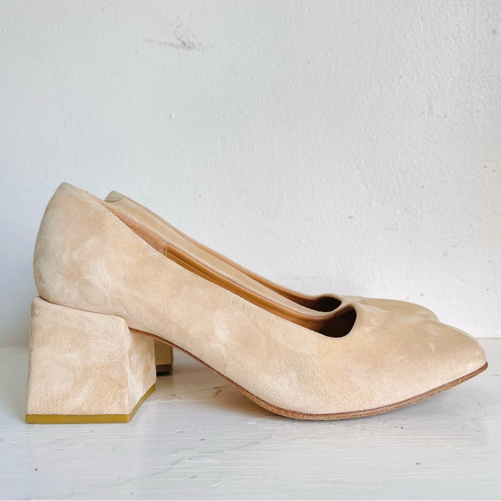 LOQ Villa Suede Pump With Square Block Heel In Cream Size 38